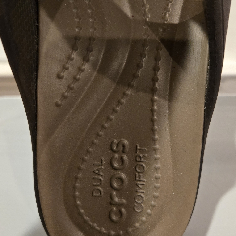 CROCS Women's Dual Comfort Wedges Sz 9 - Picture 3 of 4